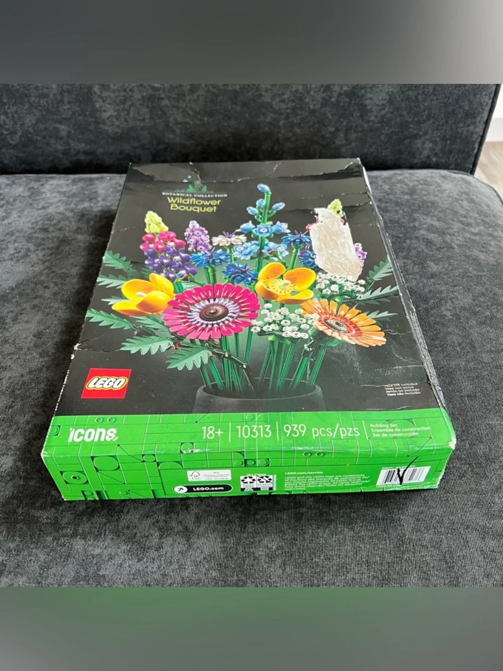 NIB LEGO Icons Wildflower Bouquet Building Set, 939 pcs - Picture 3 of 9